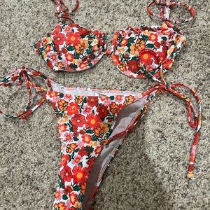 Floral bikini never worn size small
